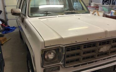 Chevy-suburban-1977-white-3