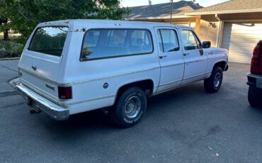Chevy-suburban-1977-white-9
