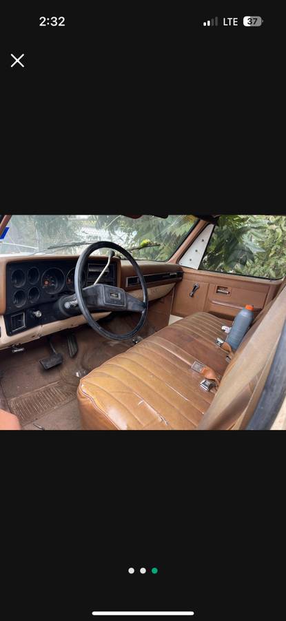 Chevy-suburban-1989-white-2