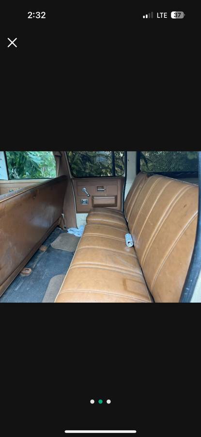 Chevy-suburban-1989-white-3