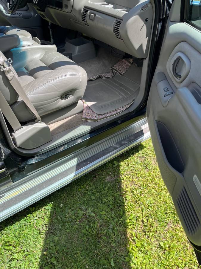 Chevy-suburban-1995-12