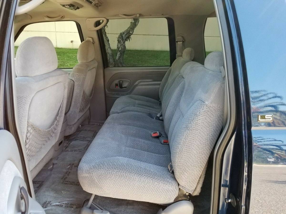 Chevy-suburban-2500-1995-blue-10