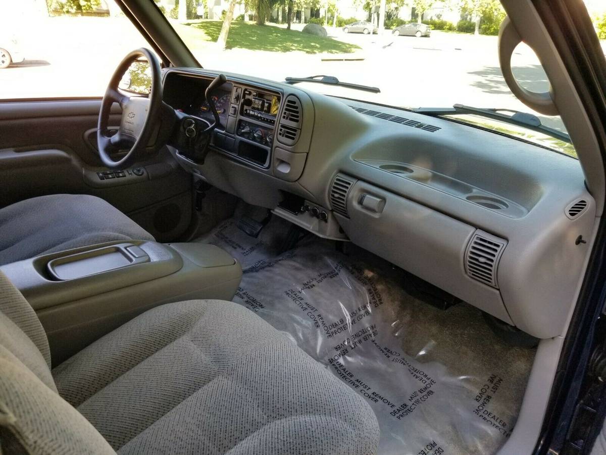 Chevy-suburban-2500-1995-blue-12