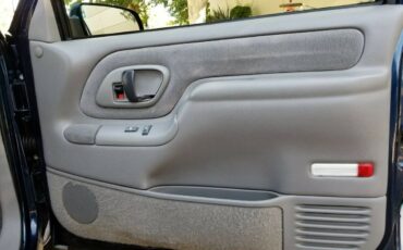 Chevy-suburban-2500-1995-blue-13
