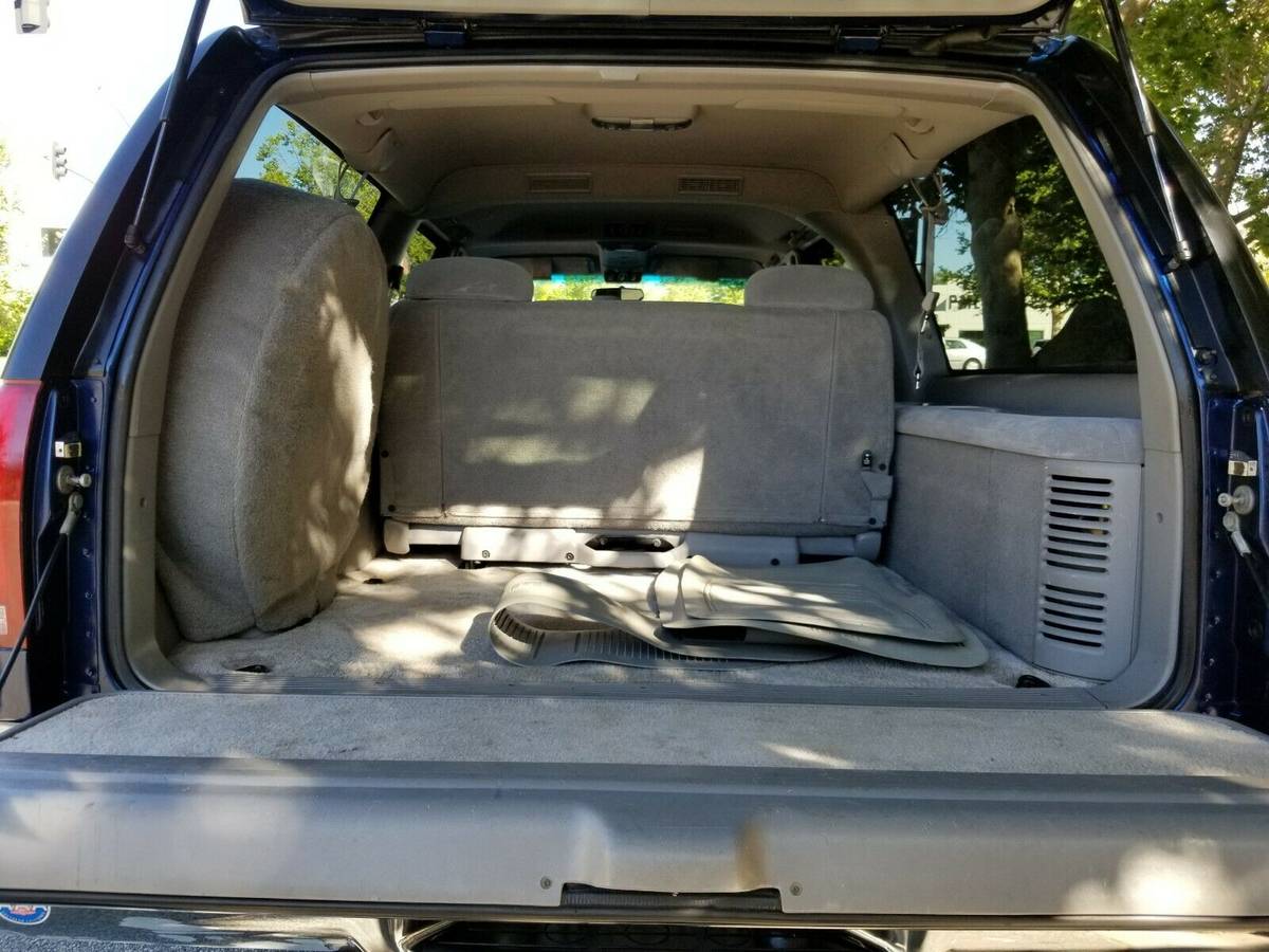 Chevy-suburban-2500-1995-blue-14