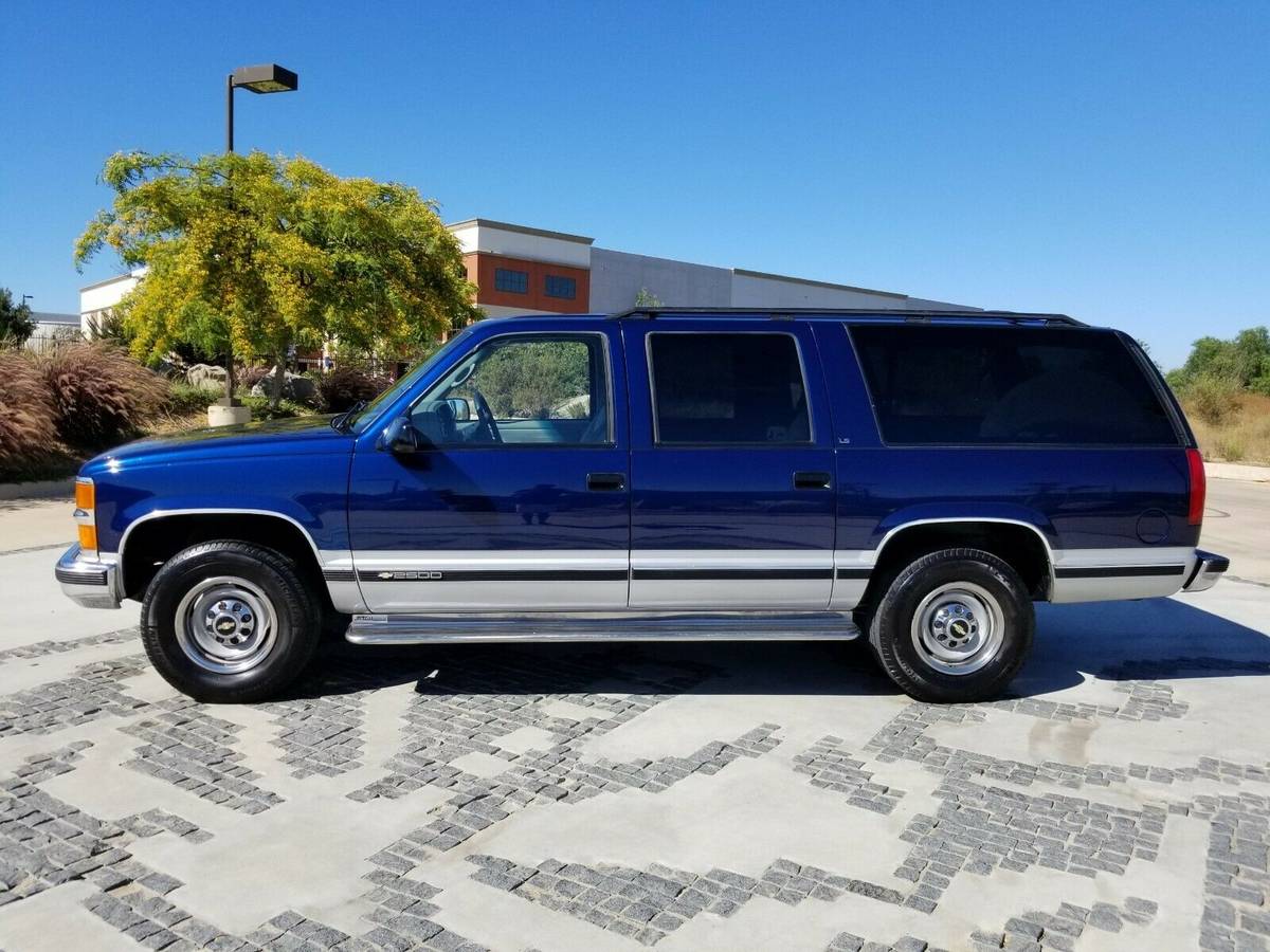 Chevy-suburban-2500-1995-blue-18