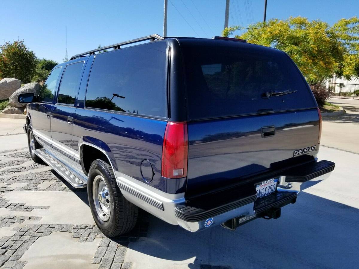 Chevy-suburban-2500-1995-blue-19