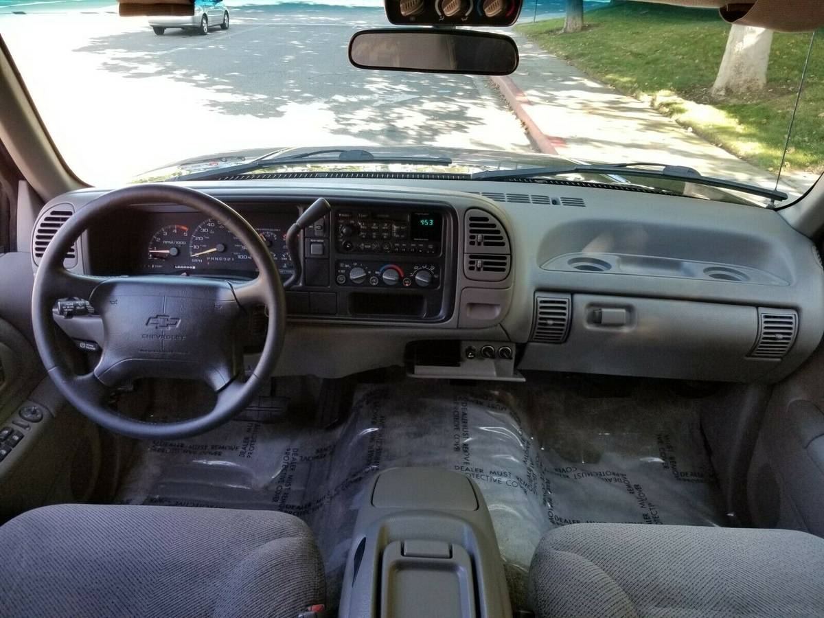 Chevy-suburban-2500-1995-blue-2