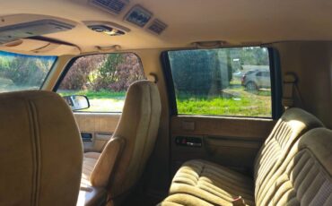 Chevy-suburban-2500-4x4-1994-green-5