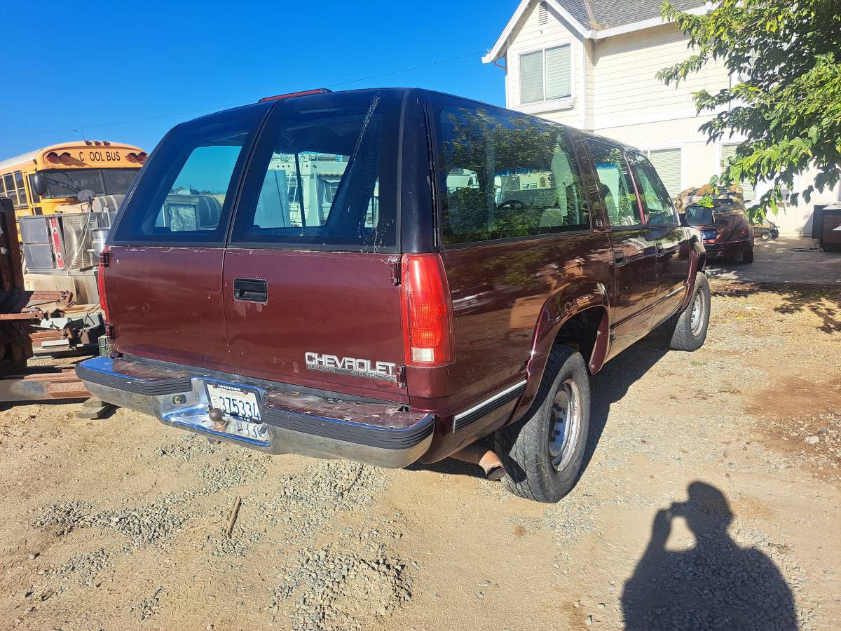 Chevy-suburban-lt-4x4-1994-purple-1