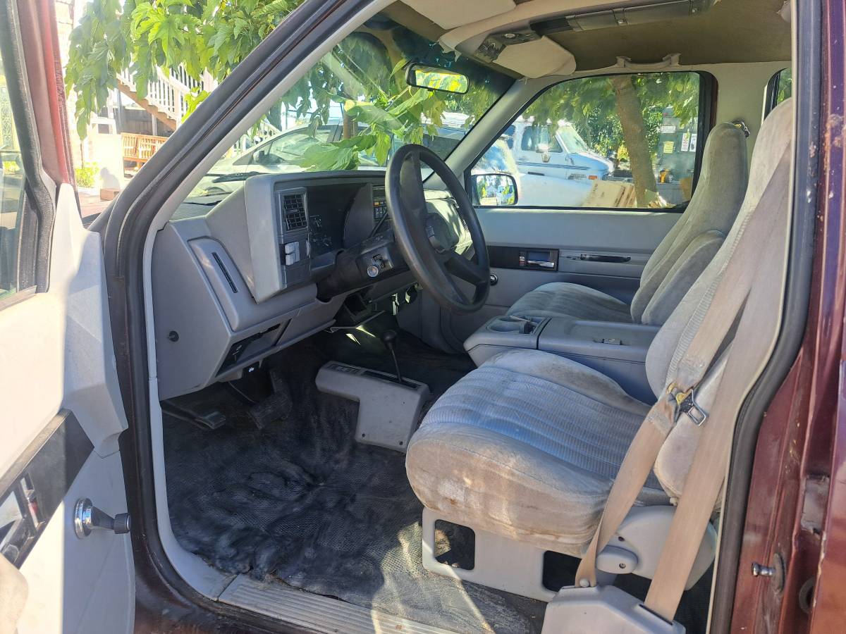 Chevy-suburban-lt-4x4-1994-purple-10