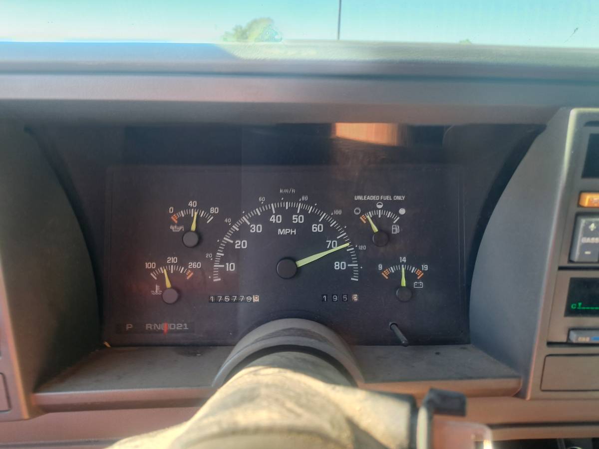 Chevy-suburban-lt-4x4-1994-purple-13