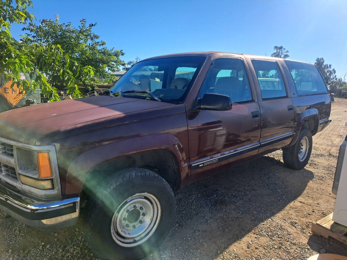 Chevy-suburban-lt-4x4-1994-purple-3