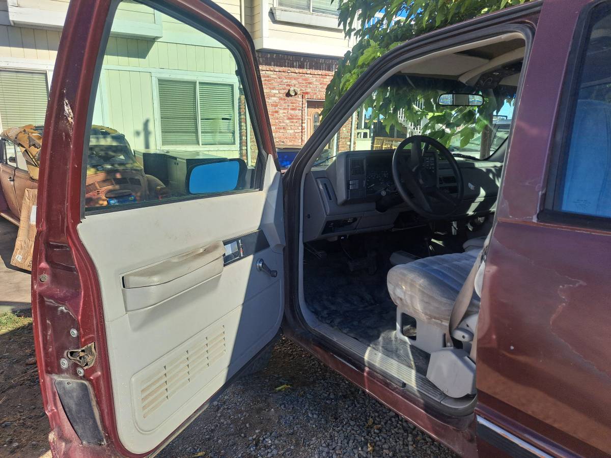 Chevy-suburban-lt-4x4-1994-purple-7