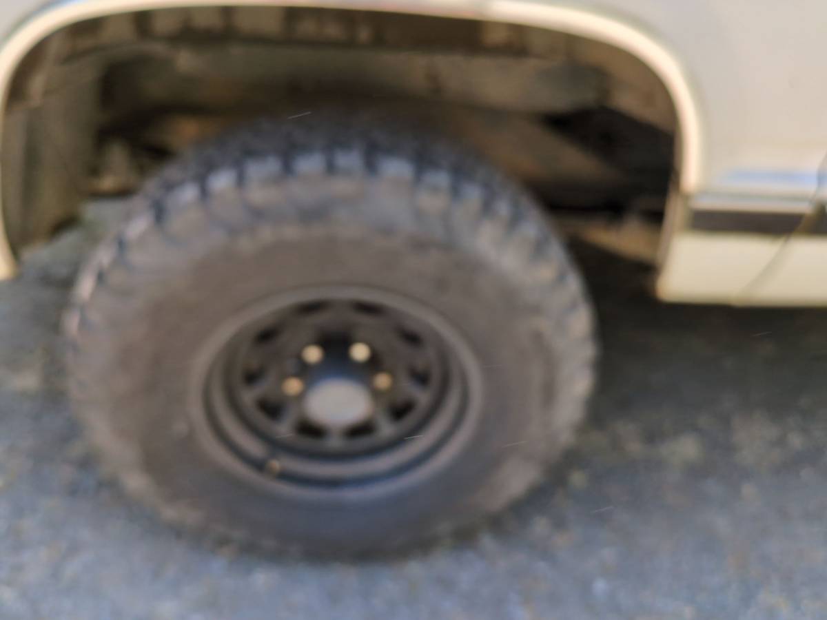 Chevy-suburban-lt-4x4-2500-1994-white-1