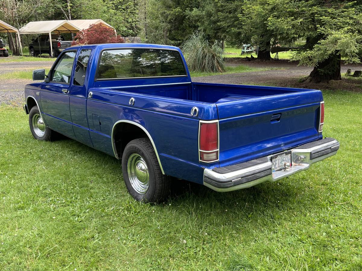 Chevy-tahoe-1987-blue-1