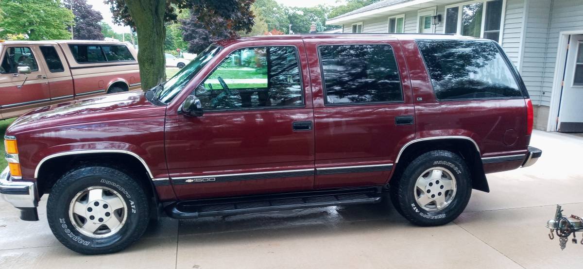 Chevy-tahoe-ls-1995-red-1