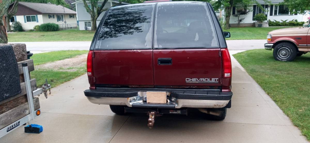Chevy-tahoe-ls-1995-red
