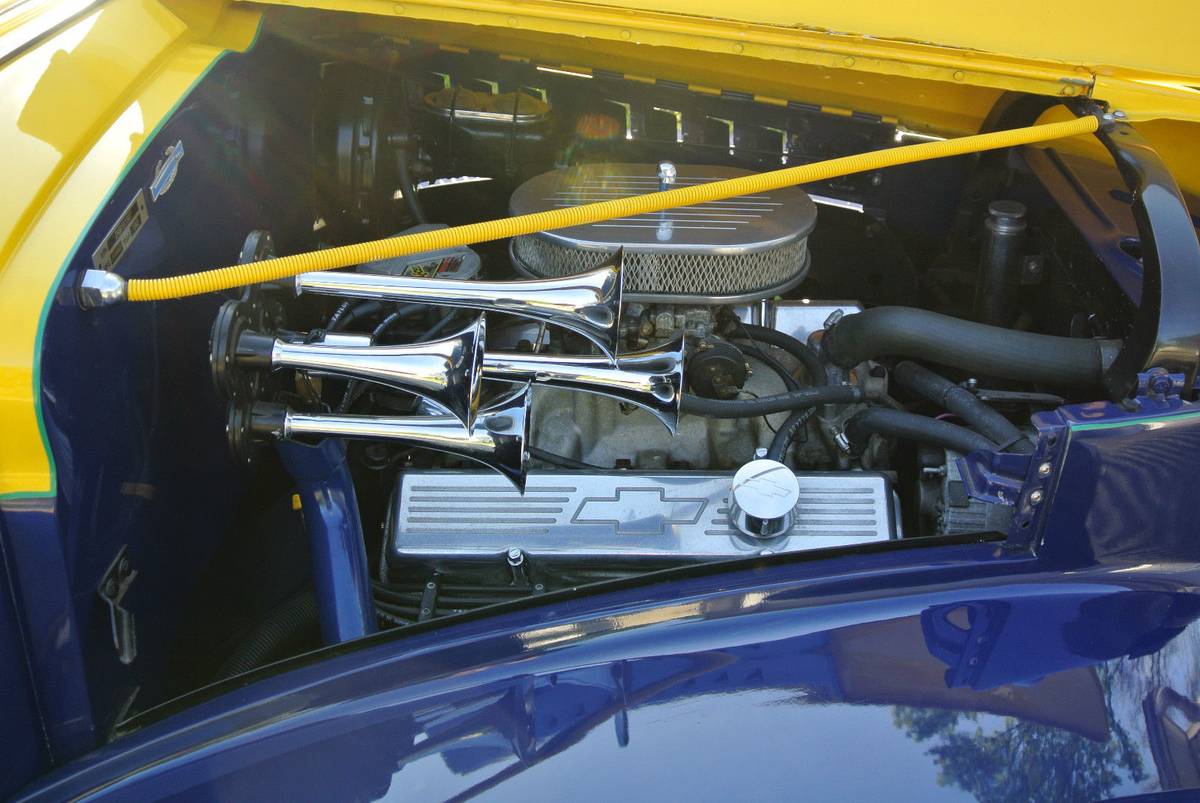 Chevy-truck-1942-blue-7