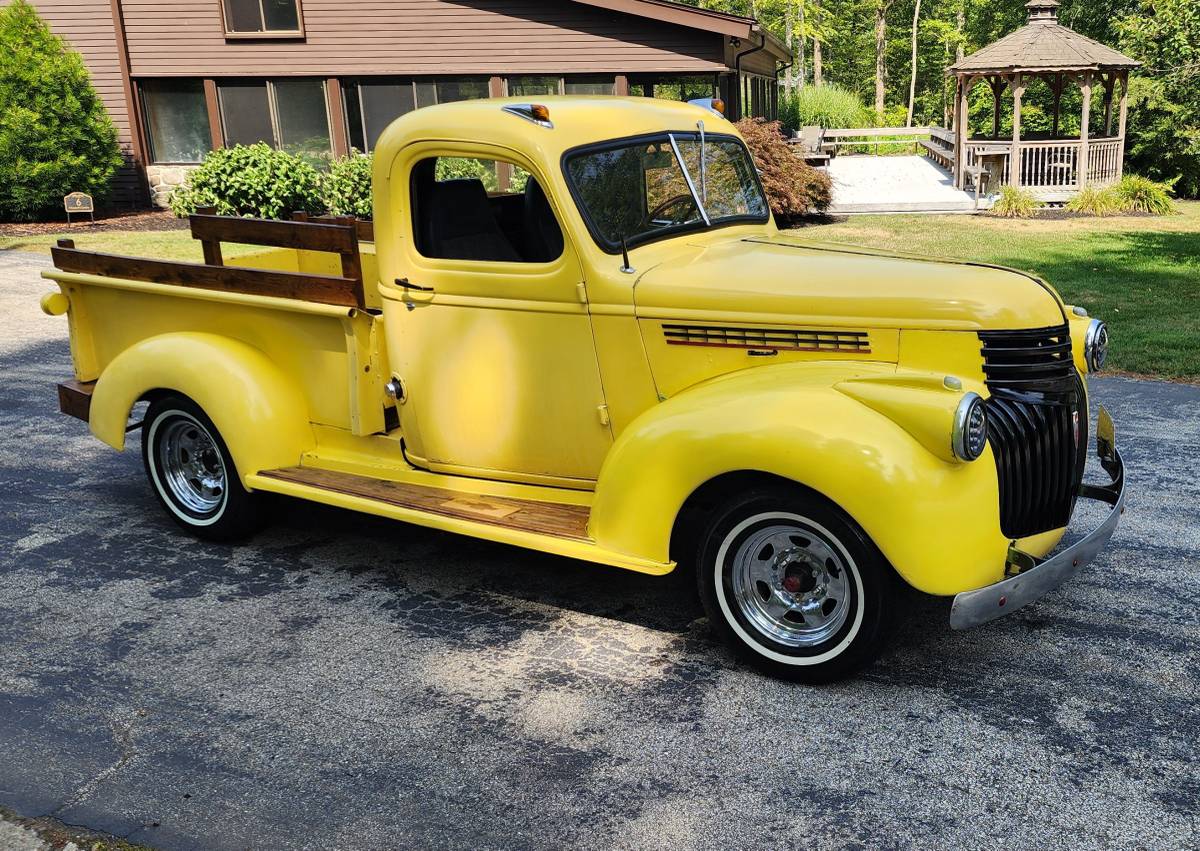 Chevy-truck-1946-yellow-1