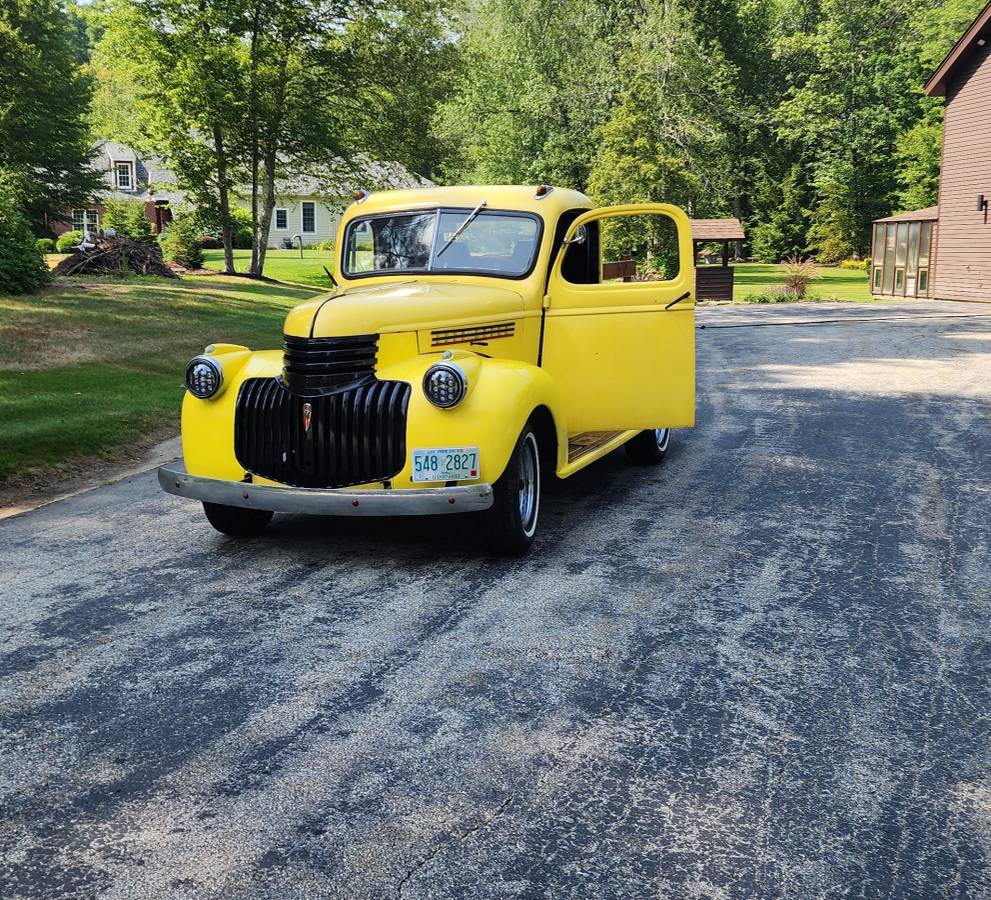 Chevy-truck-1946-yellow