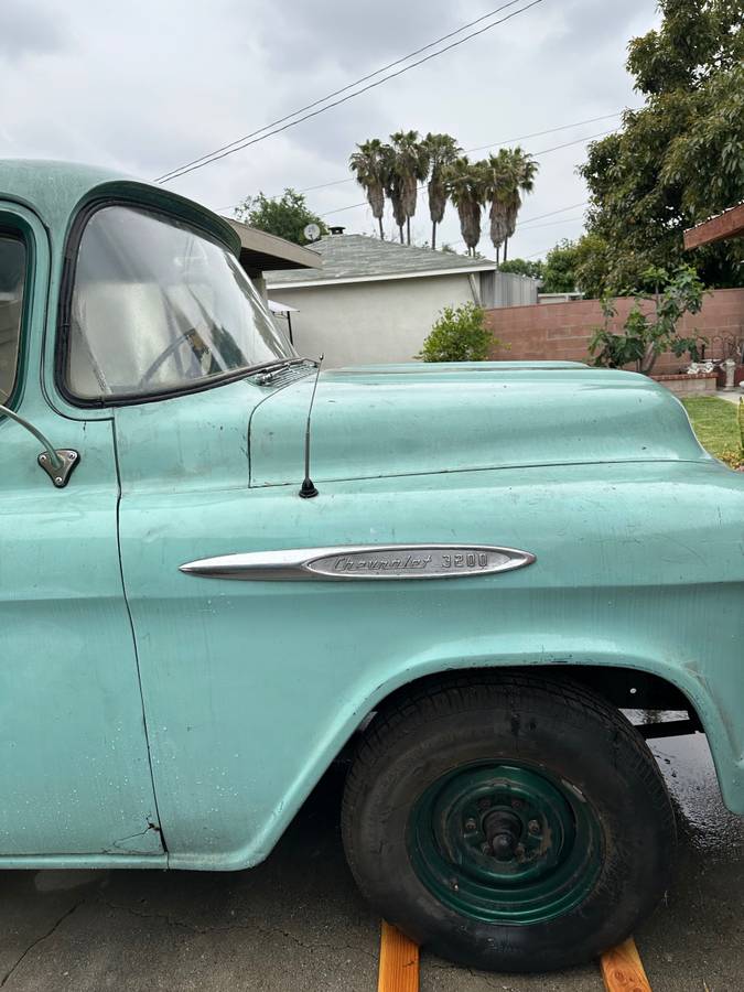Chevy-truck-3200-1957-green-6