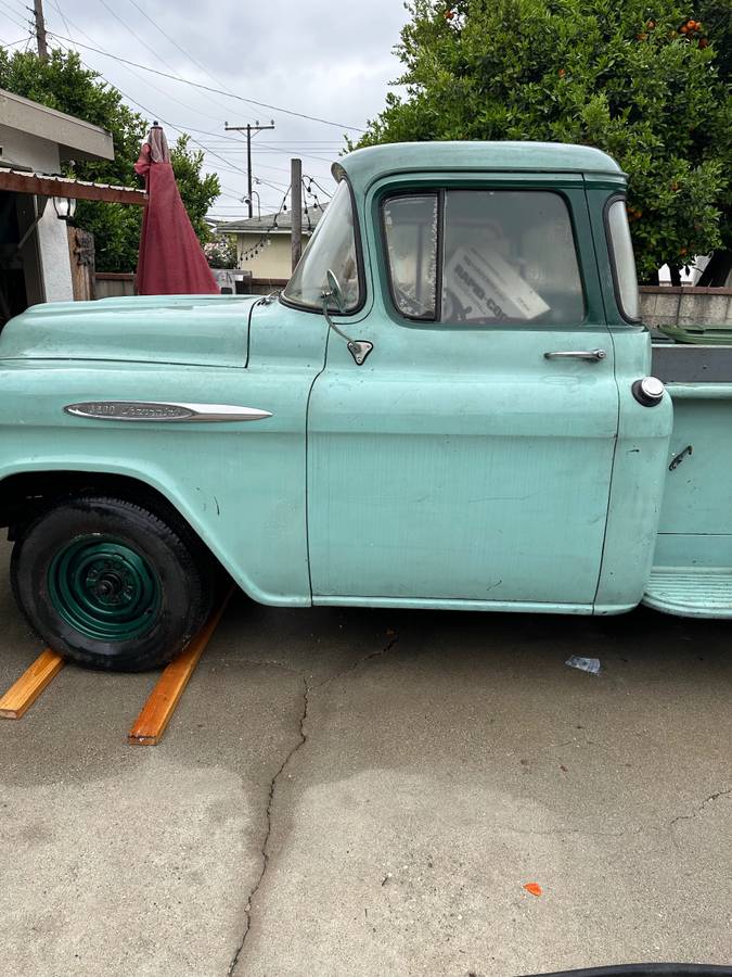 Chevy-truck-3200-1957-green-7