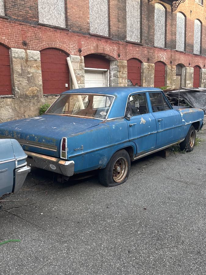Chevy-two-nova-four-door-1966-blue-3