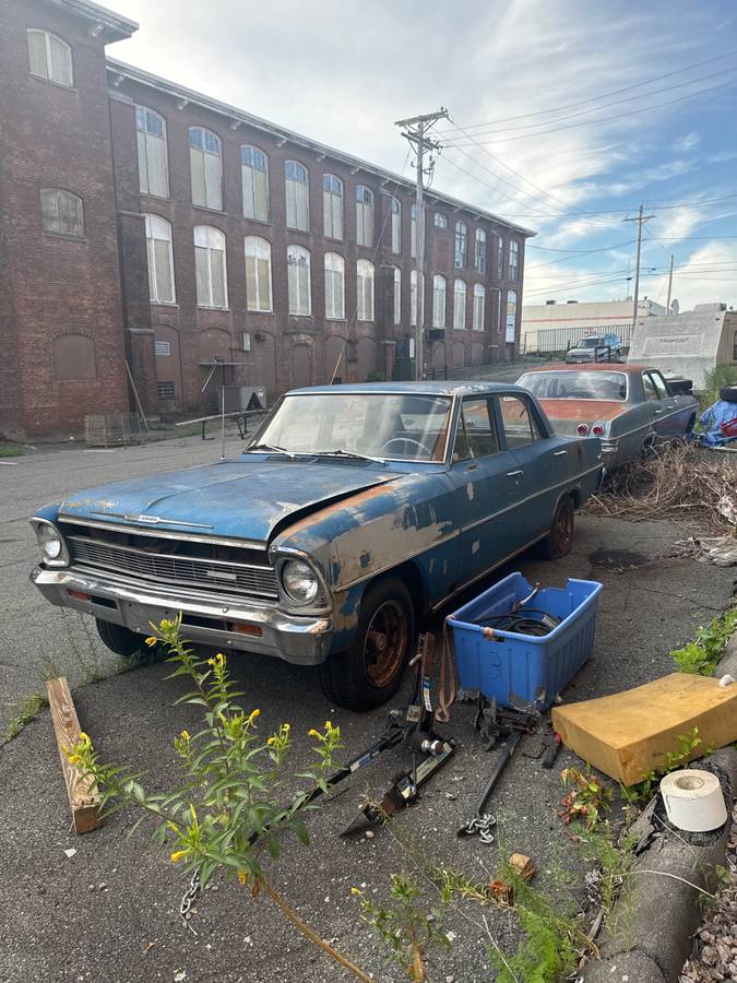Chevy-two-nova-four-door-1966-blue