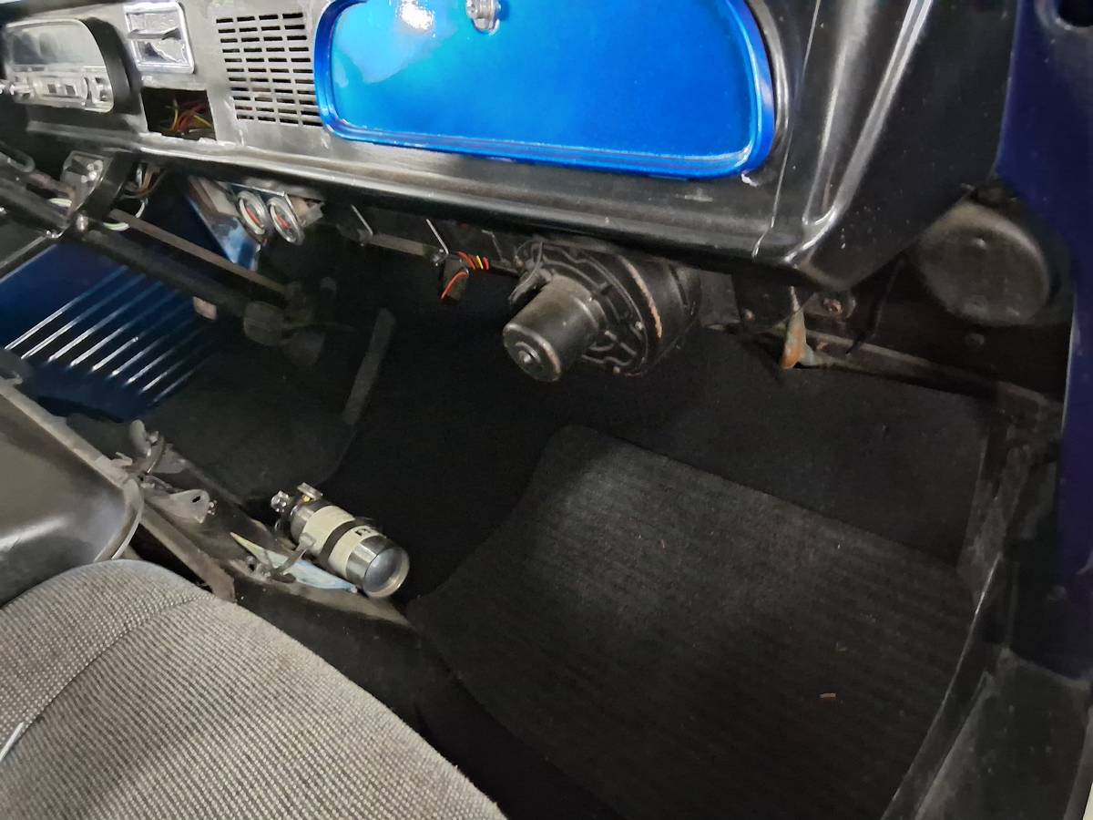 Chevy-van-1964-blue-15