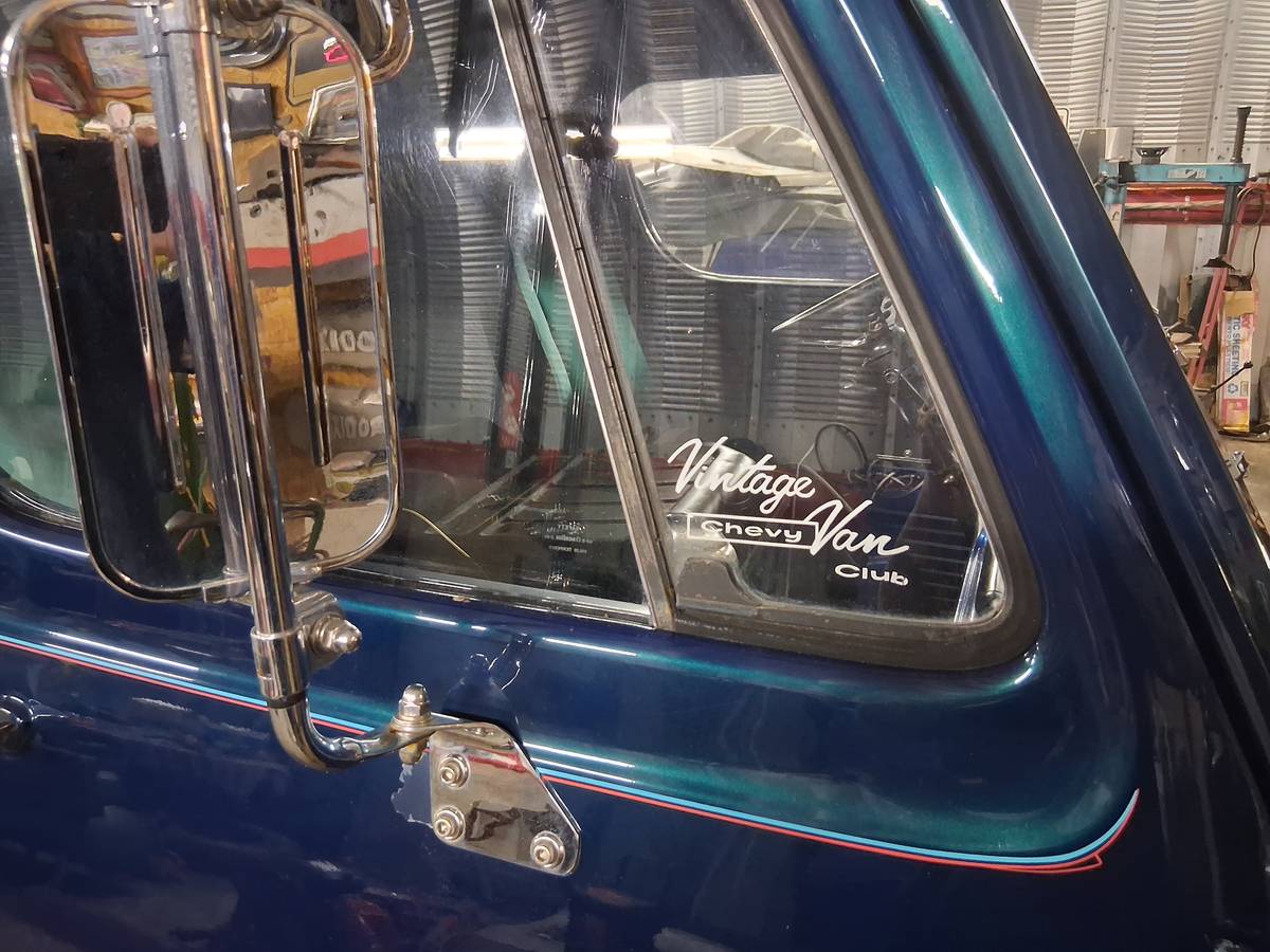 Chevy-van-1964-blue-3