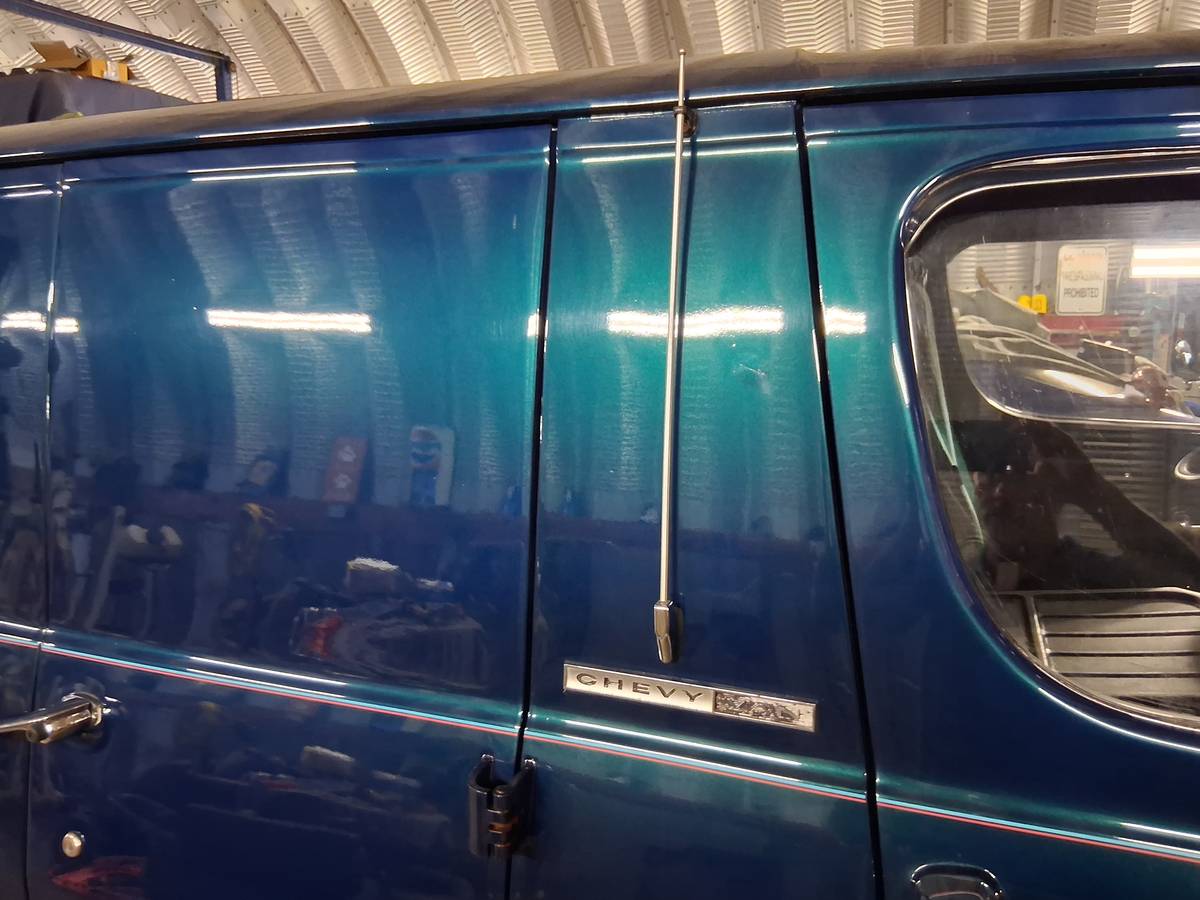 Chevy-van-1964-blue-5