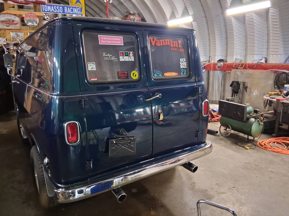 Chevy-van-1964-blue-9