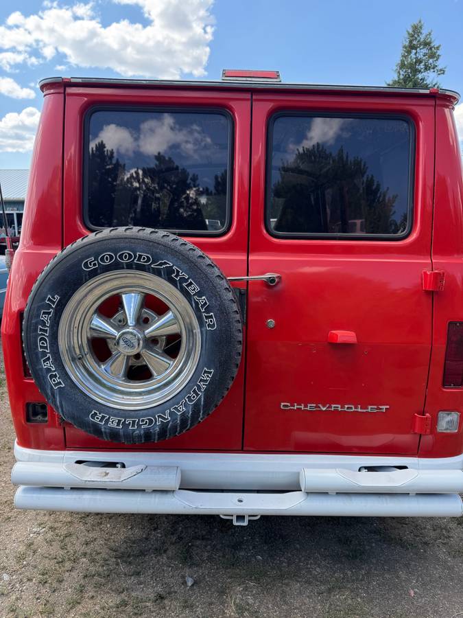 Chevy-van-1968-red-6