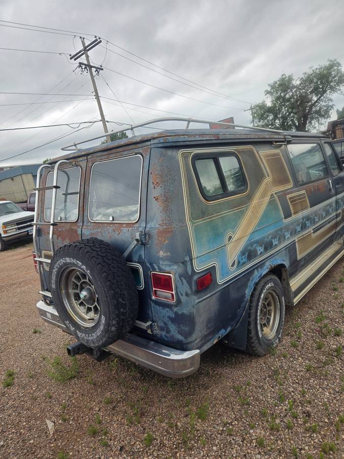 Chevy-van-1978-grey-3