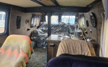 Chevy-van-1978-grey-4