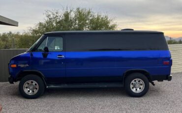 Chevy-van-1986-blue-1