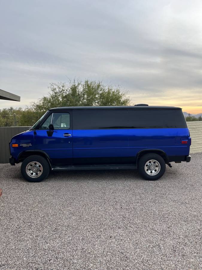 Chevy-van-1986-blue-1