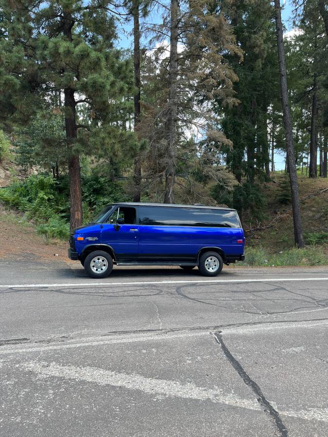 Chevy-van-1986-blue-3
