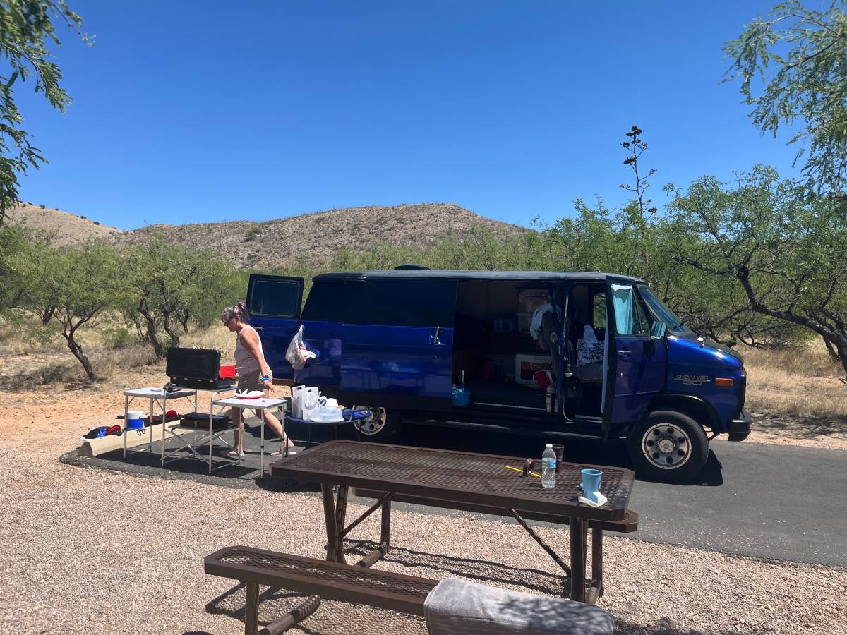 Chevy-van-1986-blue