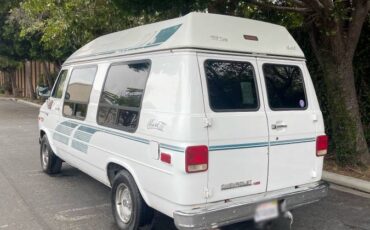 Chevy-van-1993-white-1