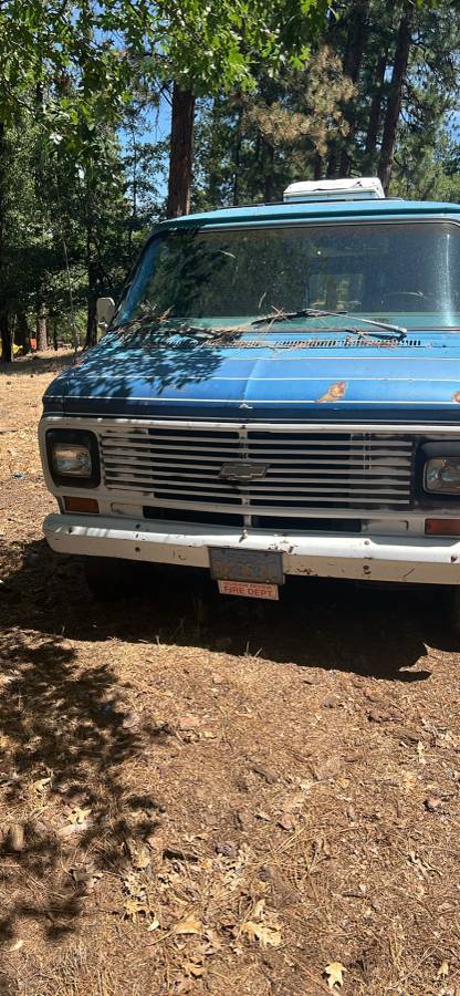 Chevy-van-c20-1972-blue-11