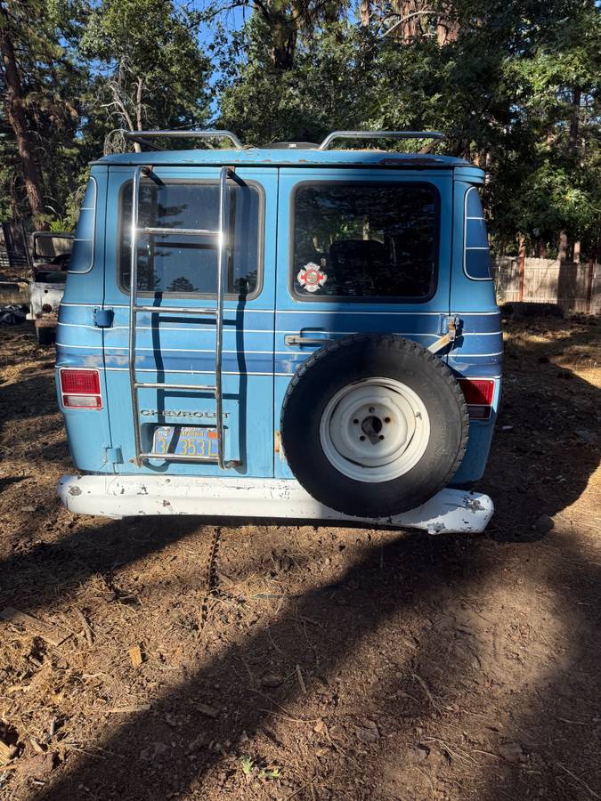 Chevy-van-c20-1972-blue-3