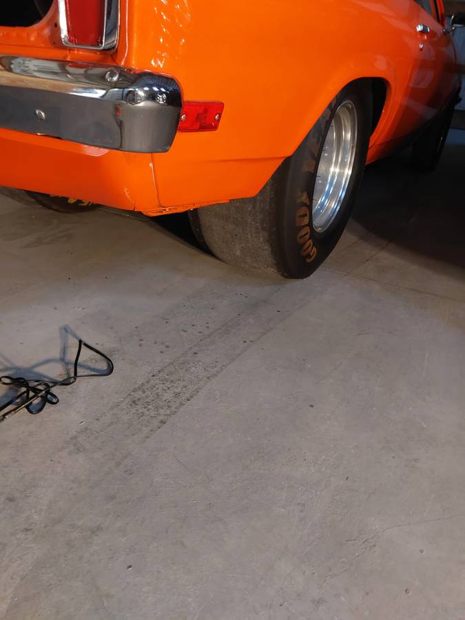Chevy-vega-1972-orange-8