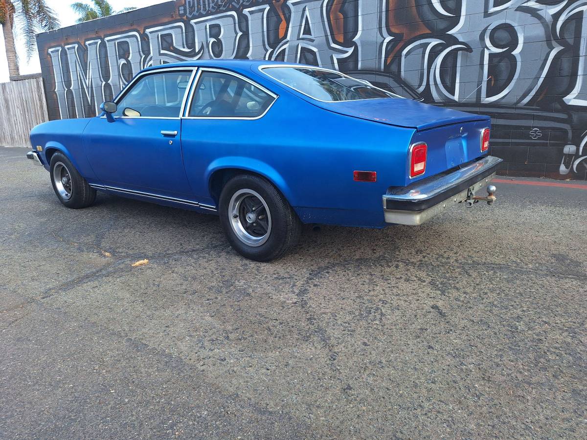 Chevy-vega-1975-blue-1