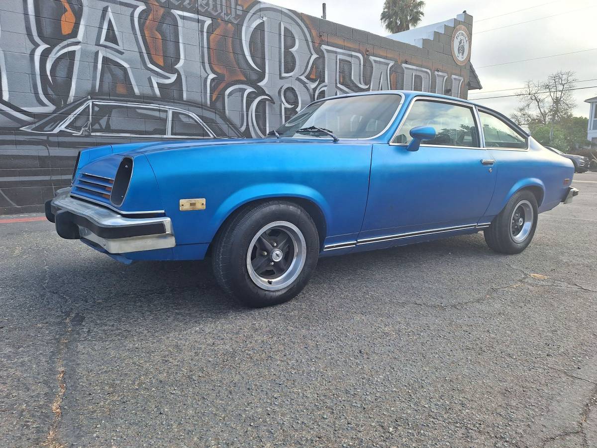 Chevy-vega-1975-blue-10