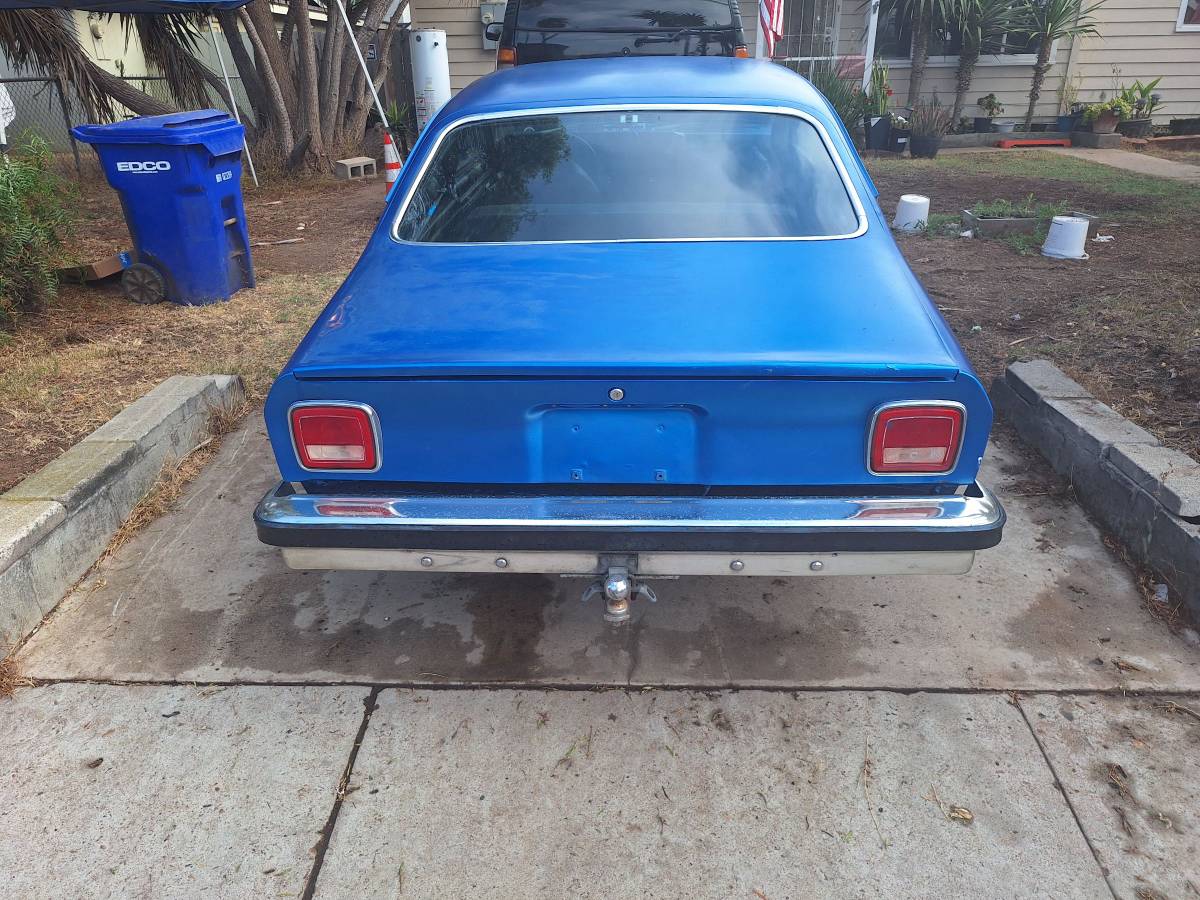 Chevy-vega-1975-blue-11