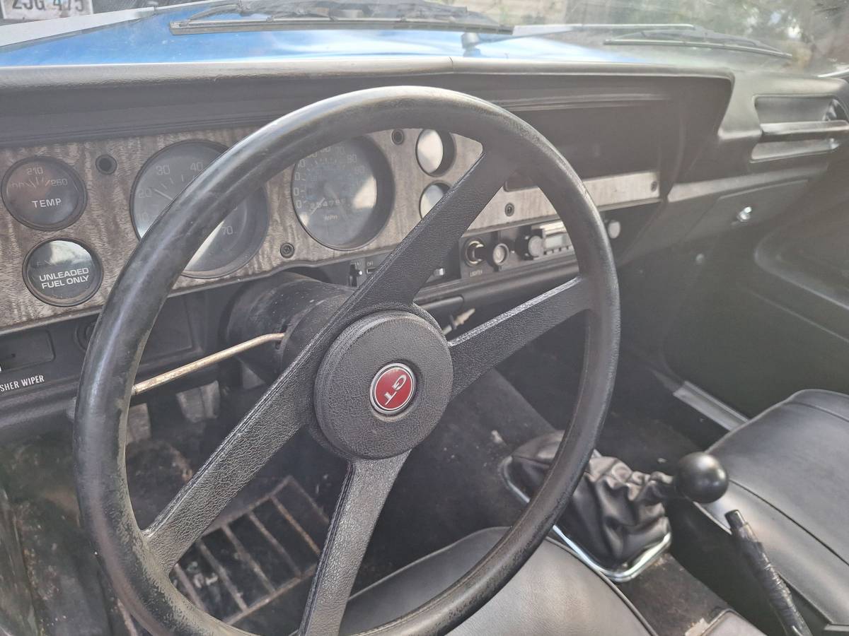 Chevy-vega-1975-blue-13