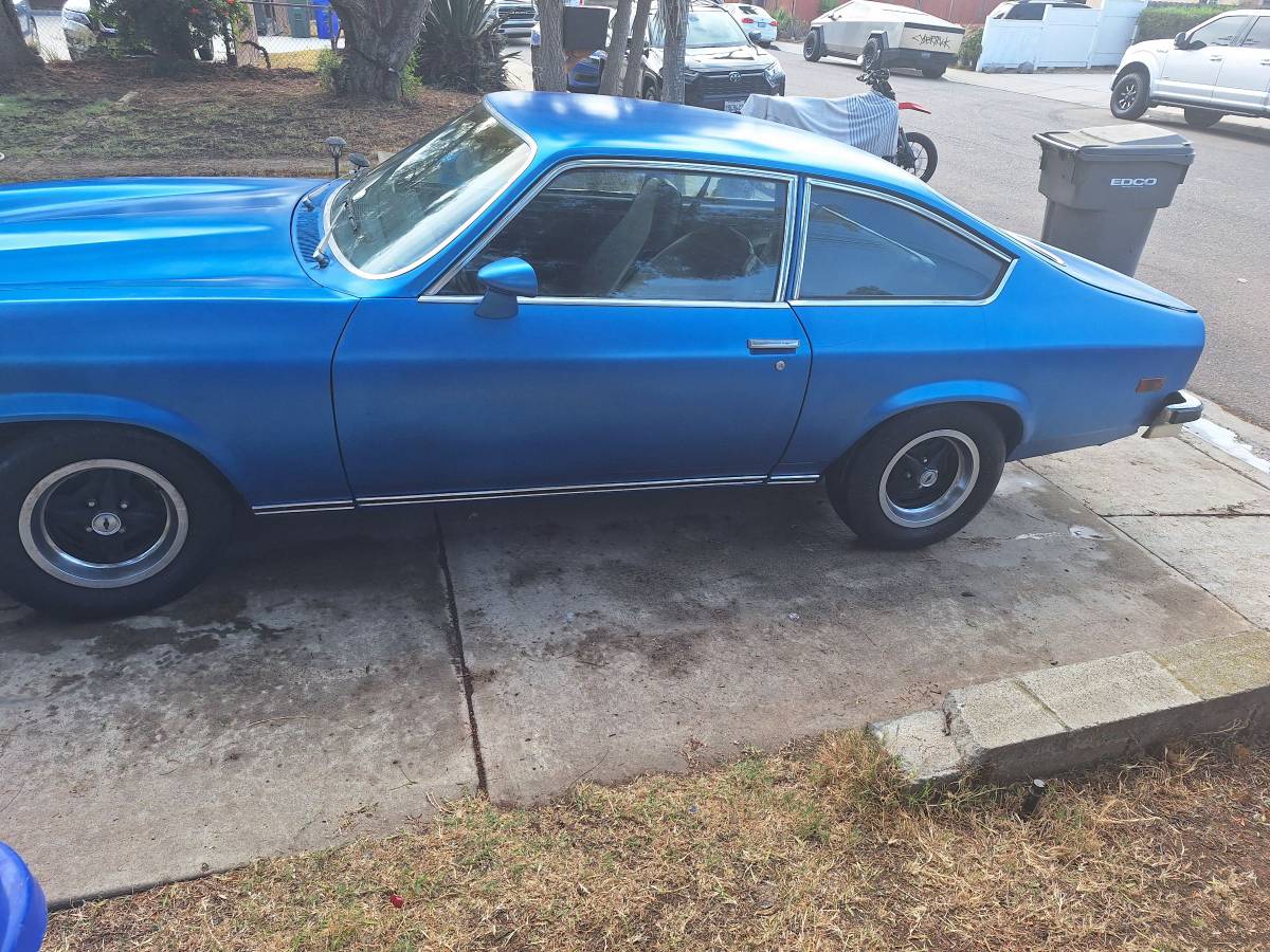 Chevy-vega-1975-blue-7