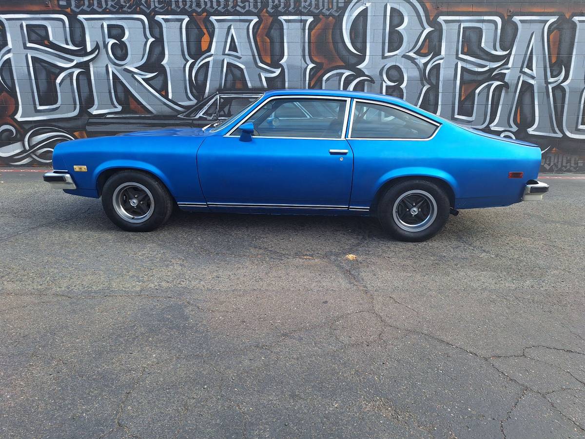 Chevy-vega-1975-blue